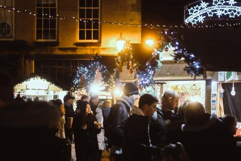 / Sam Headland (Unsplash) Mercadillo de Navidad