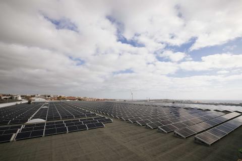 Instalación fotovoltaica de HiperDino Instalación fotovoltaica de HiperDino