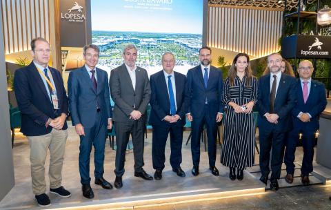 El Ministro de Turismo, Jordi Hereu, junto con Fernando Clavijo, Jéssica de León y José Alba/ canariasnoticias.es